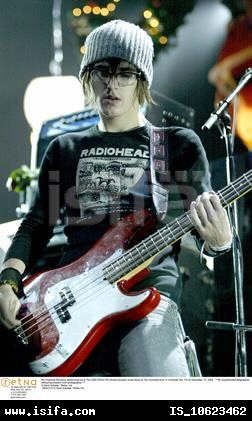wowmikeywhatrudoingtourbass.jpg